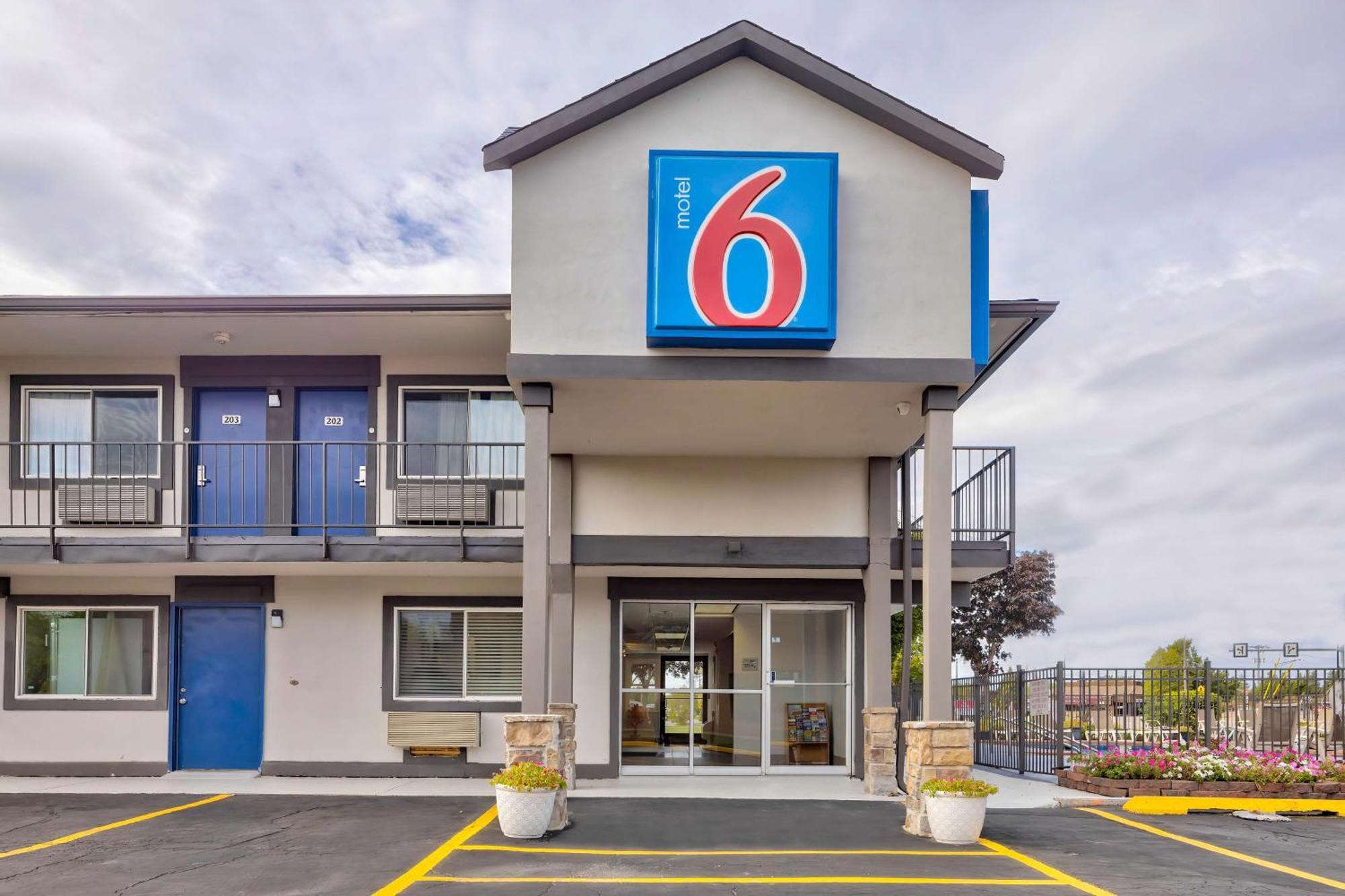 Motel 6-Oshkosh, Wi Екстер'єр фото