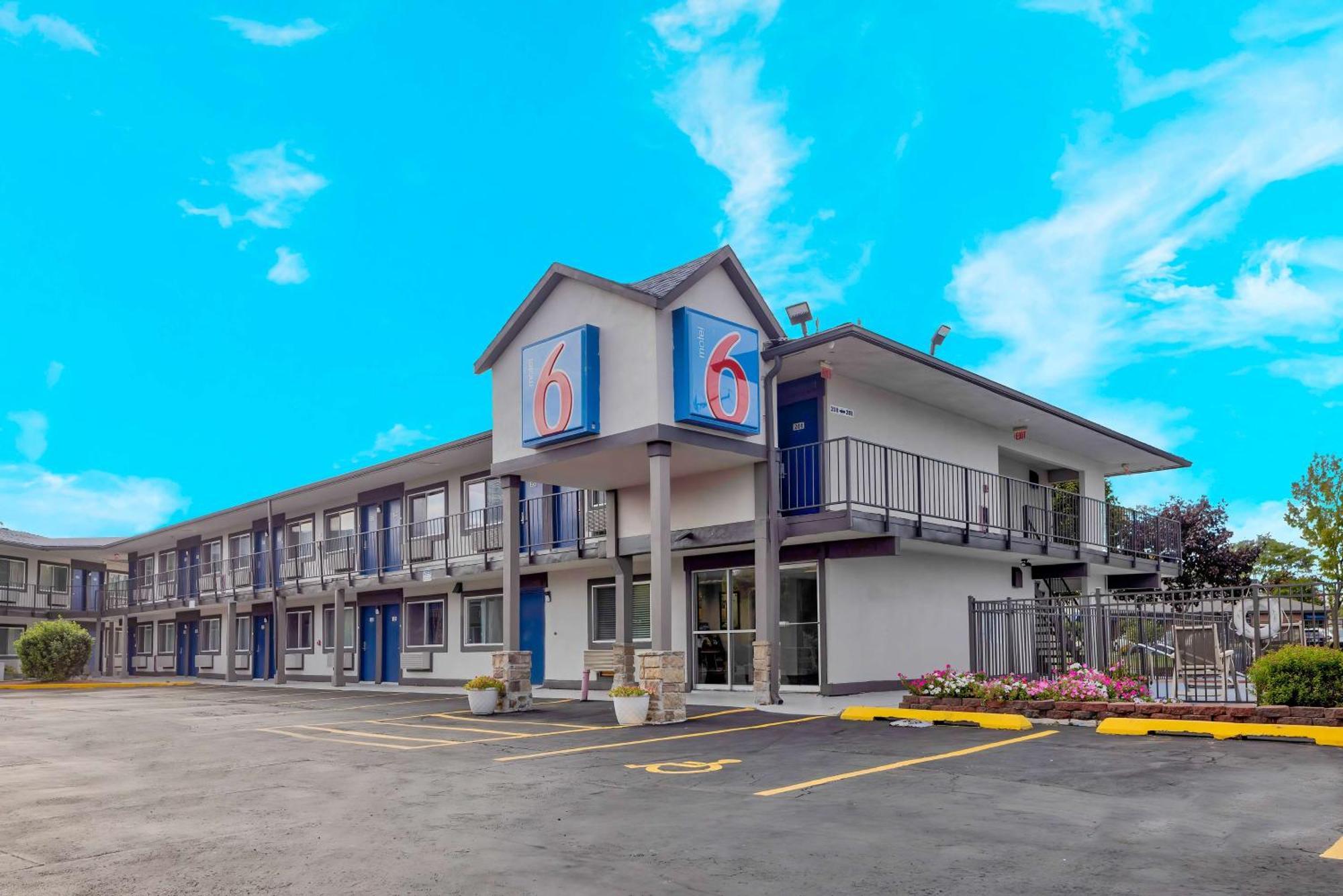 Motel 6-Oshkosh, Wi Екстер'єр фото