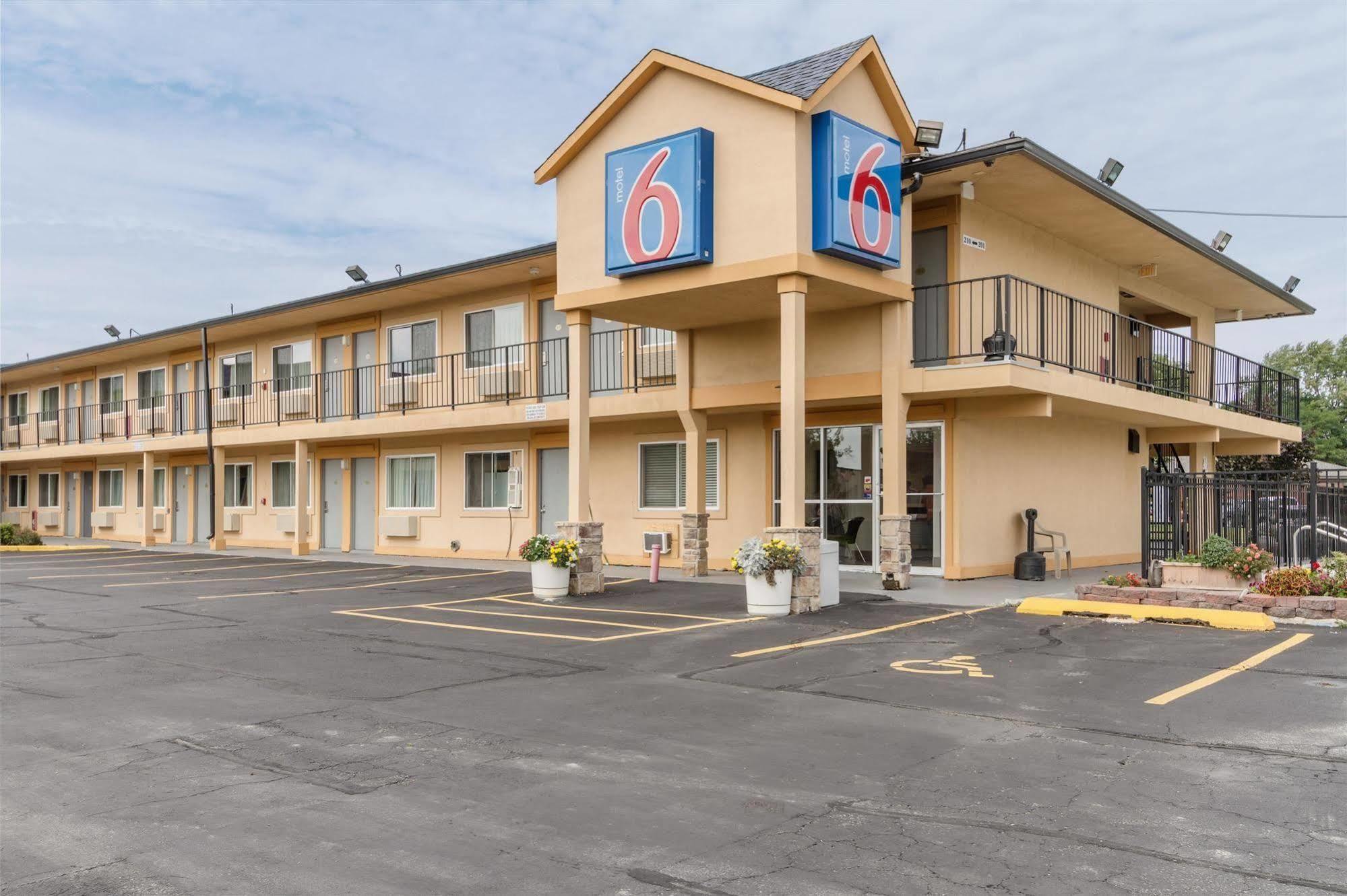 Motel 6-Oshkosh, Wi Екстер'єр фото
