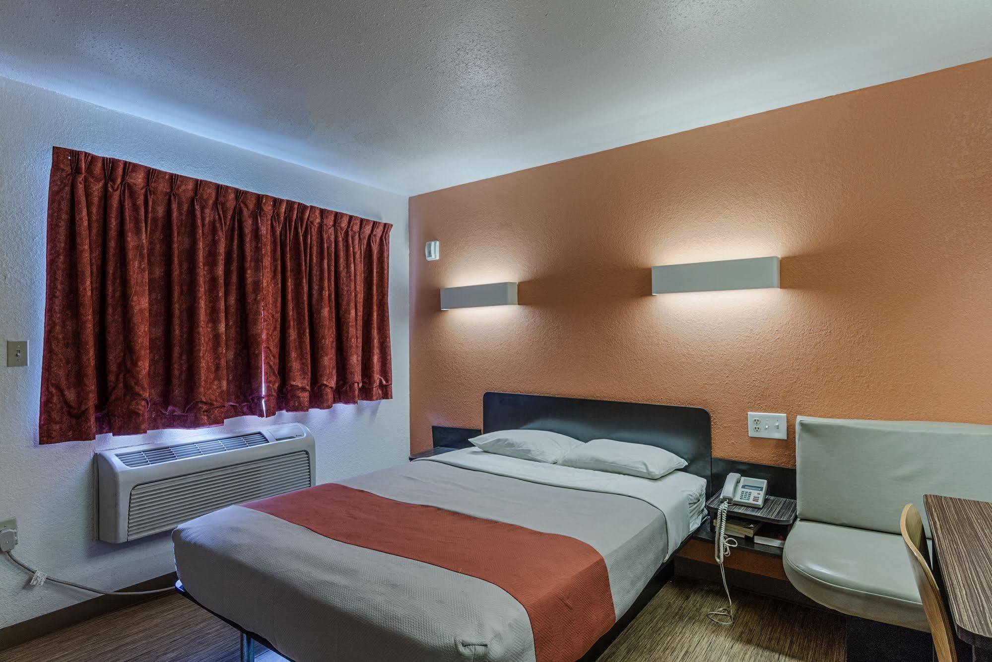 Motel 6-Oshkosh, Wi Екстер'єр фото