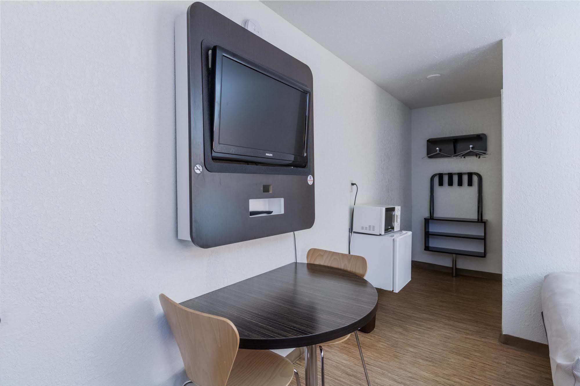 Motel 6-Oshkosh, Wi Екстер'єр фото