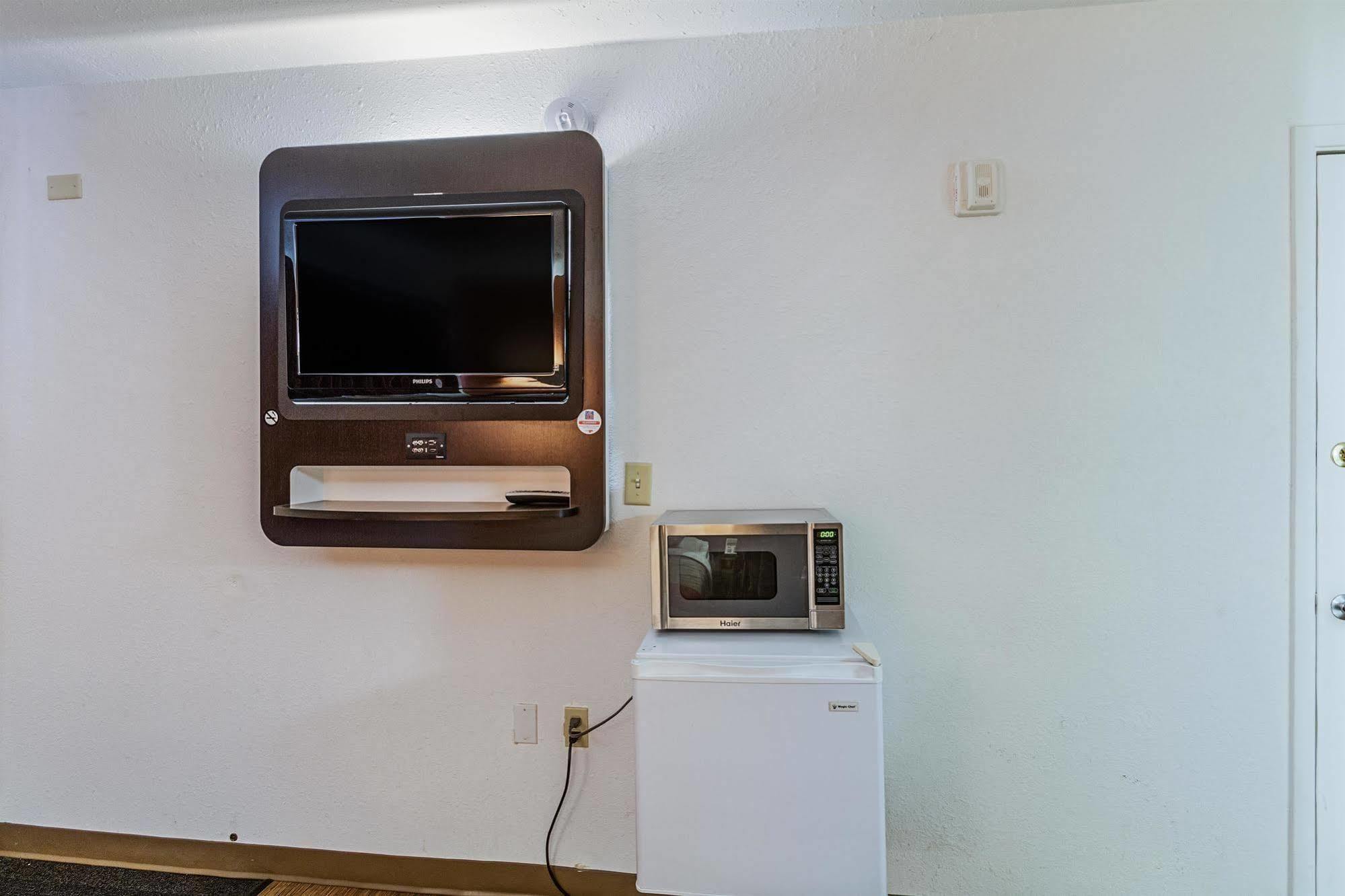Motel 6-Oshkosh, Wi Екстер'єр фото
