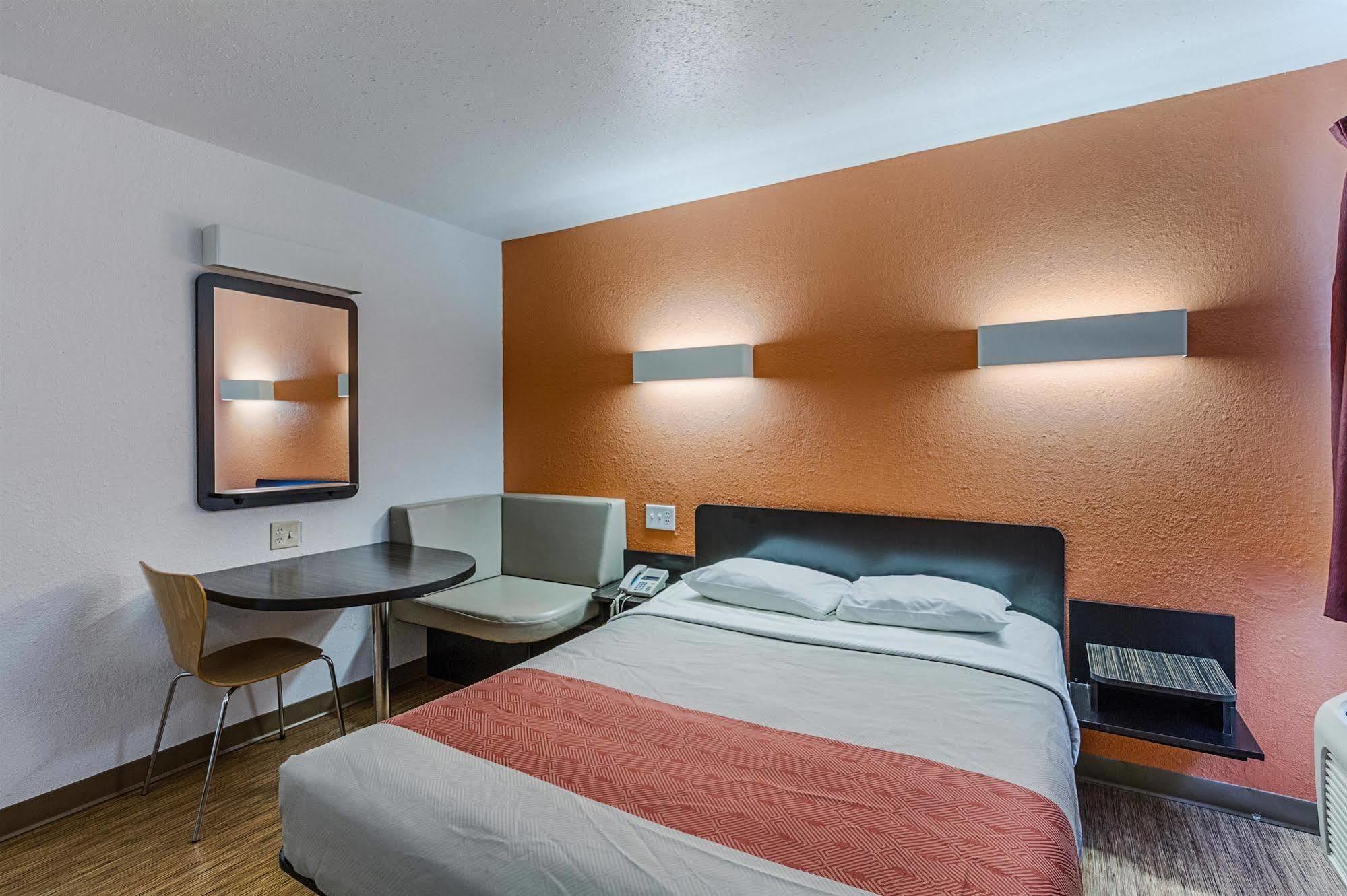 Motel 6-Oshkosh, Wi Екстер'єр фото