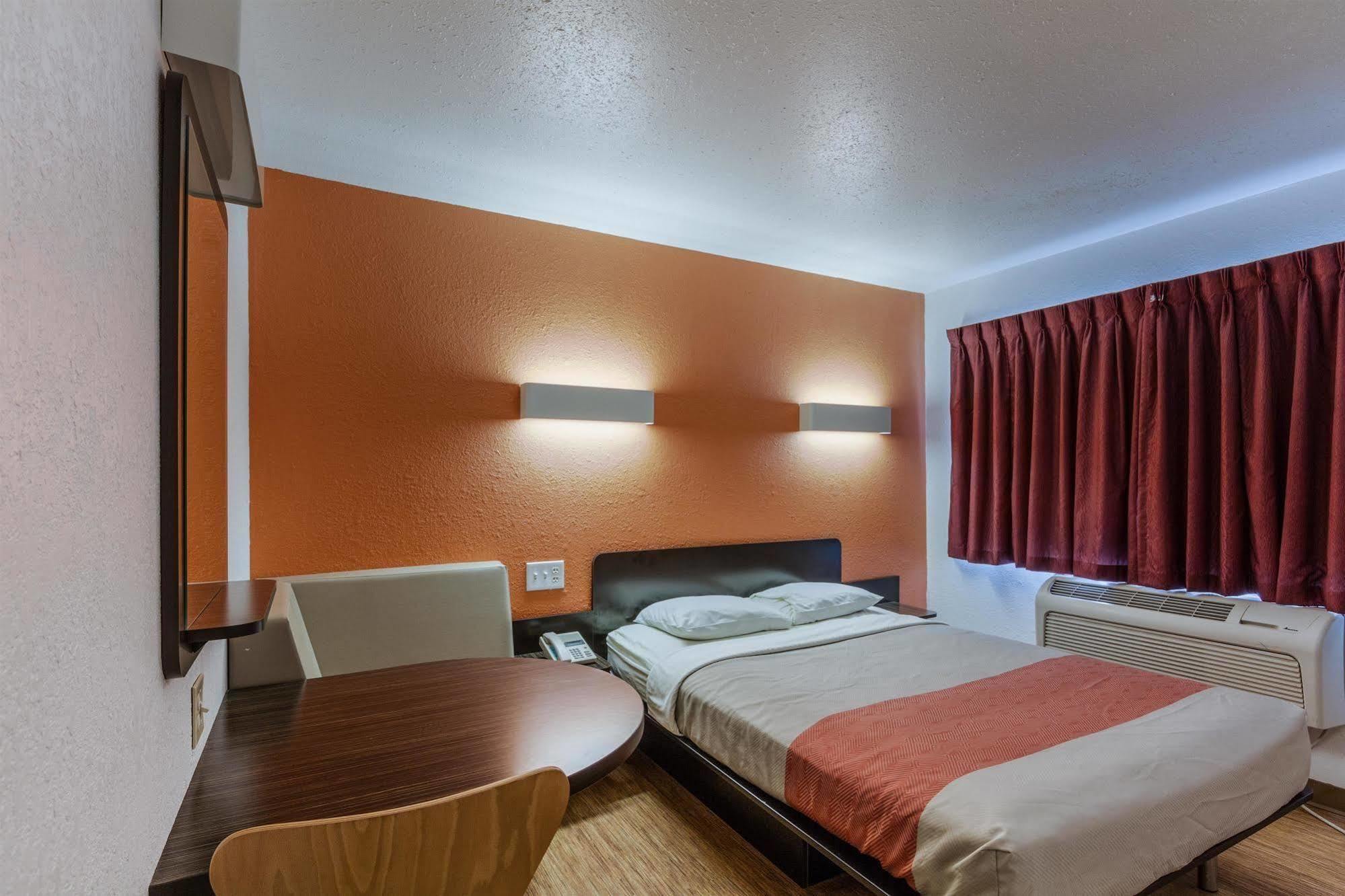 Motel 6-Oshkosh, Wi Екстер'єр фото