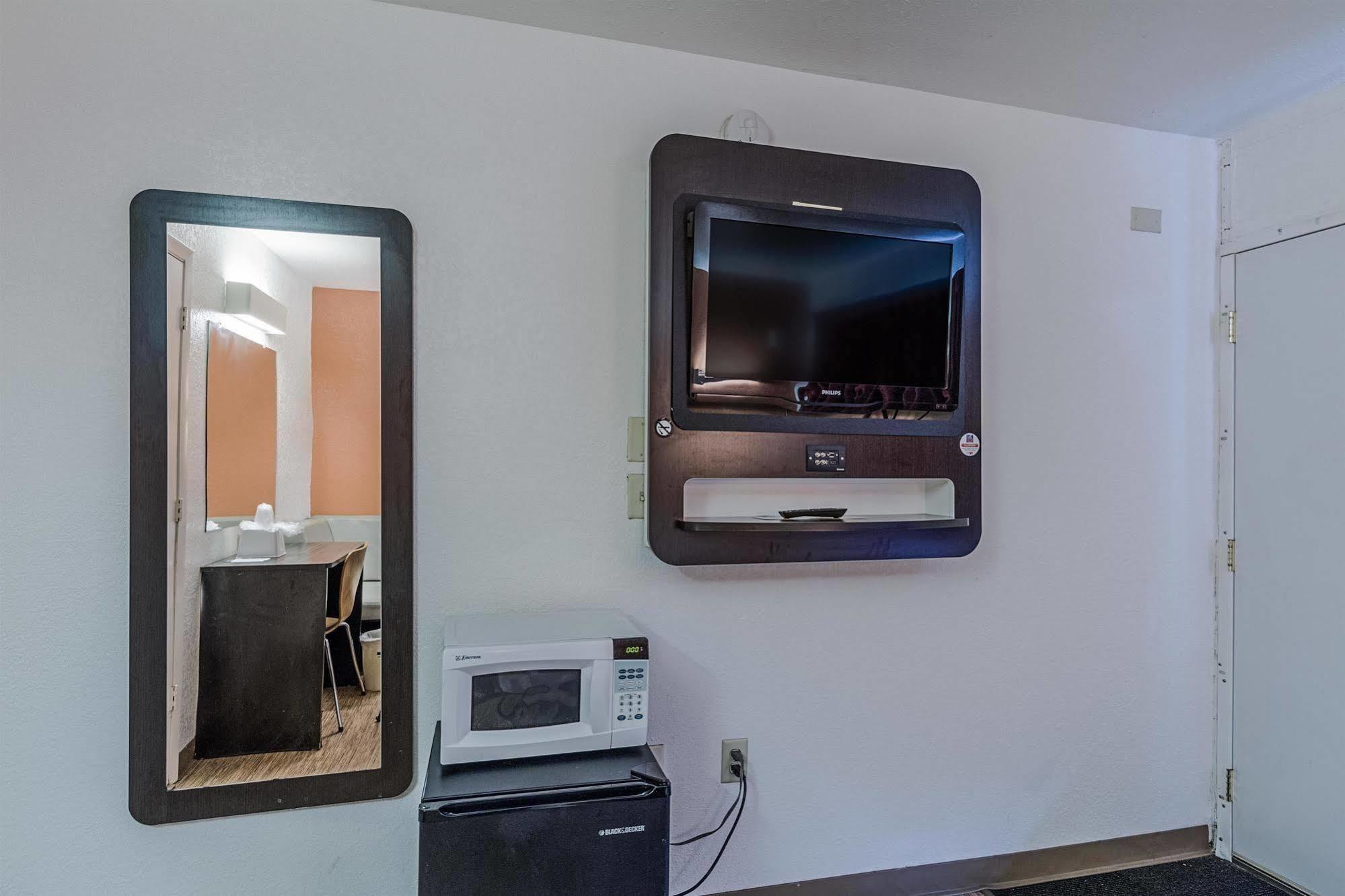 Motel 6-Oshkosh, Wi Екстер'єр фото