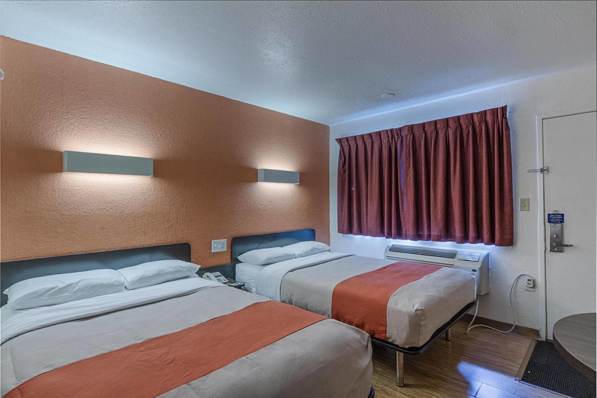 Motel 6-Oshkosh, Wi Екстер'єр фото